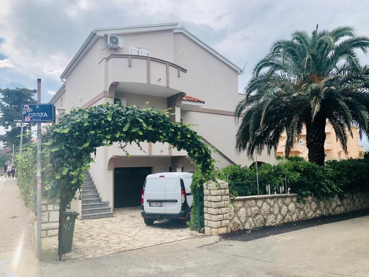 Apartments Palma Novalja Eksteriør bilde