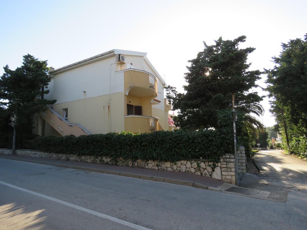 Apartments Palma Novalja Eksteriør bilde
