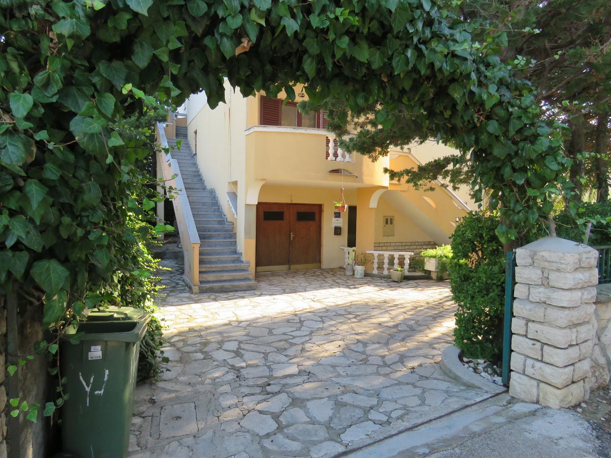 Apartments Palma Novalja Eksteriør bilde
