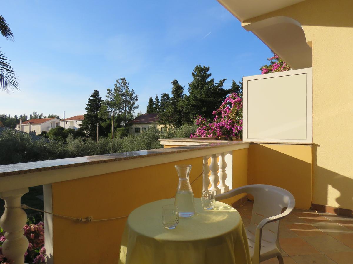 Apartments Palma Novalja Eksteriør bilde