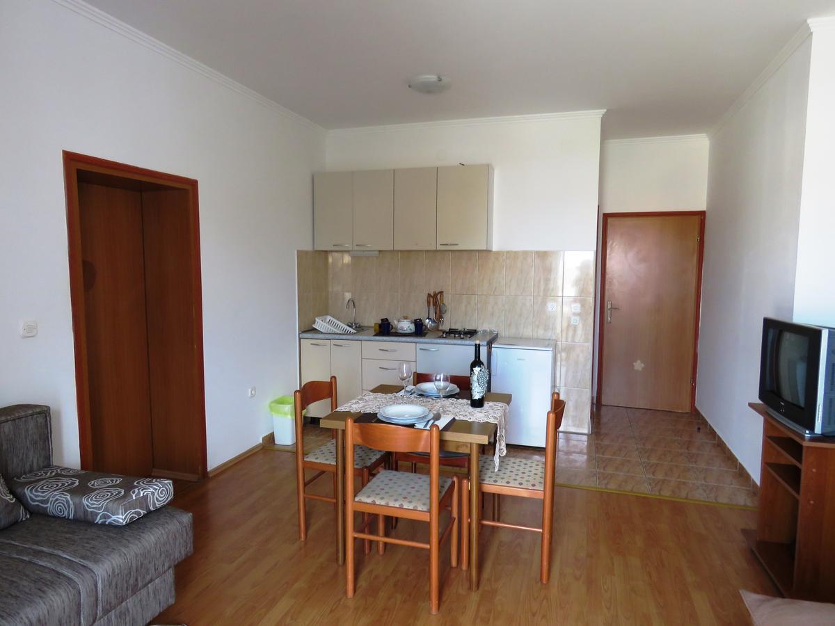 Apartments Palma Novalja Eksteriør bilde