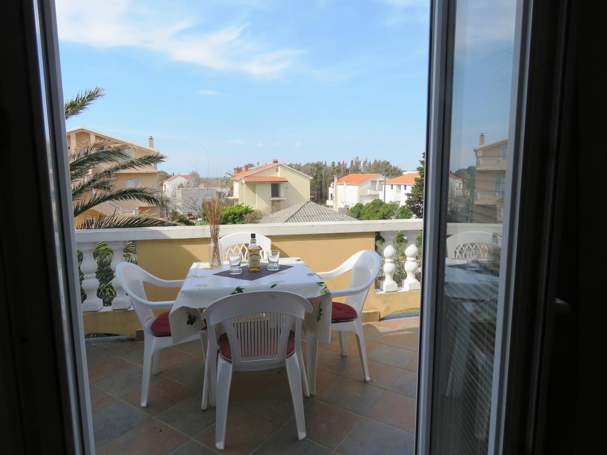 Apartments Palma Novalja Eksteriør bilde