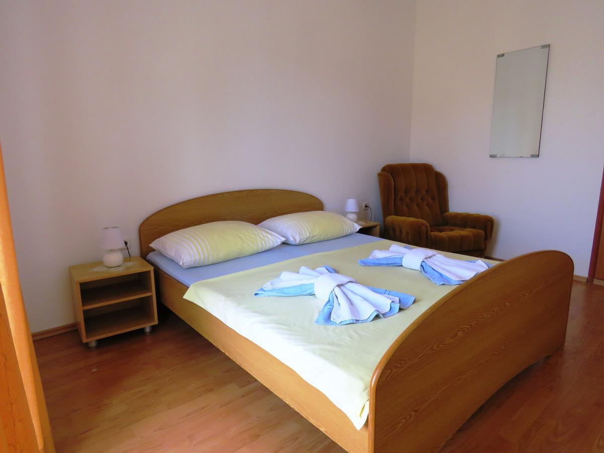 Apartments Palma Novalja Eksteriør bilde